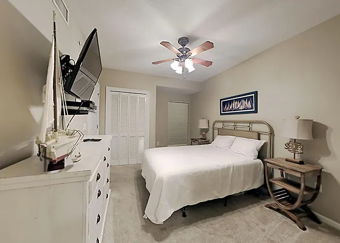 The Colonnades #603 Apartment *